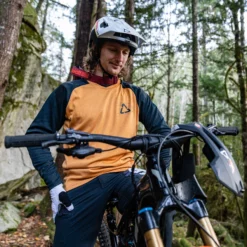 Leatt MTB AllMtn 5.0 Jersey -Fox Racing Verkaufsladen 202220 20Leatt20 20Evan20Wall20Shreddit20 20Liam20Wallace20LOW20RES 02707