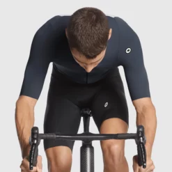 Assos MILLE GTS Jersey C2 -Fox Racing Verkaufsladen Assos MILLE GTS Jersey C2 Jerseys Gunpowder Grey SS23 11 20 347 1H XS 1