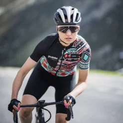 Assos UMA Bicycles Change Lives Jersey -Fox Racing Verkaufsladen Assos UMA Bicycles Change Lives Jersey Jerseys Bicycles Change Live SS22 12 20 330 99 XS 2