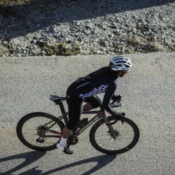 Assos UMA GT Spring Fall Radtrikot Frauen (langarm) 11 Assos UMA GT Spring Fall Radtrikot Frauen (langarm) -Fox Racing Verkaufsladen Assos Women s UMA GT Spring Fall LS Jersey Jerseys Black Series AW20 12 24 298 18 L 2