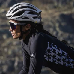 Assos UMA GT Spring Fall Radtrikot Frauen (langarm) 12 Assos UMA GT Spring Fall Radtrikot Frauen (langarm) -Fox Racing Verkaufsladen Assos Women s UMA GT Spring Fall LS Jersey Jerseys Black Series AW20 12 24 298 18 L 3