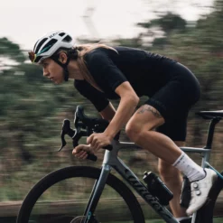 GOREWEAR Women's Distance Jersey 12 GOREWEAR Women's Distance Jersey -Fox Racing Verkaufsladen GOREWEAR Women s Distance Jersey Jerseys Black SS23 100950 9900 34 4